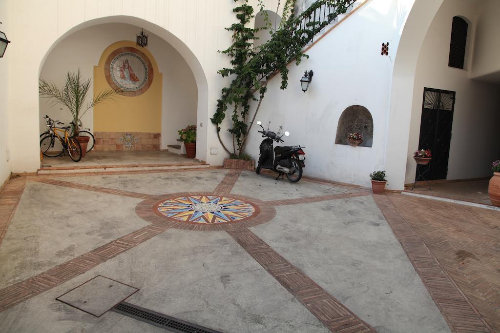 Vietri Le Terrazze Di Cristina Bed & Breakfast エクステリア 写真