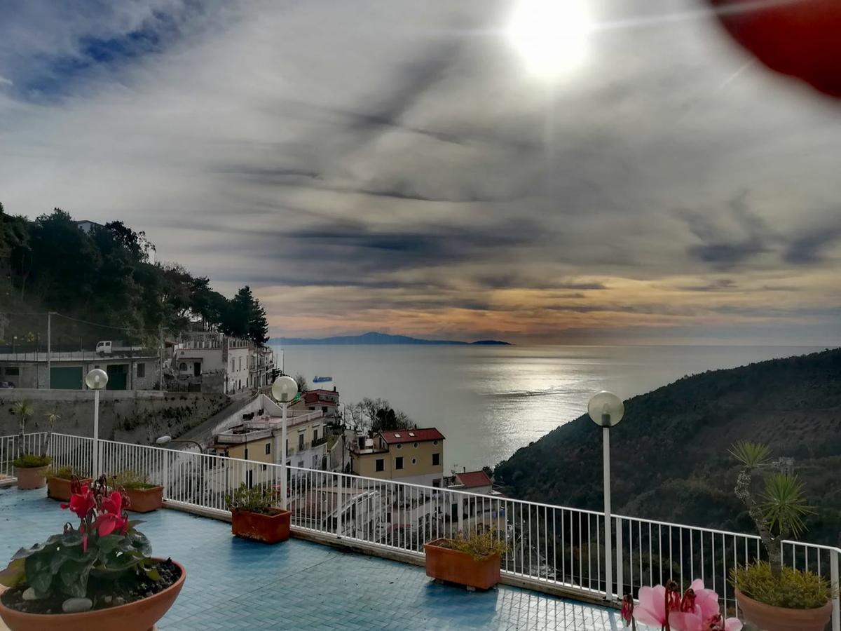 Vietri Le Terrazze Di Cristina Bed & Breakfast エクステリア 写真